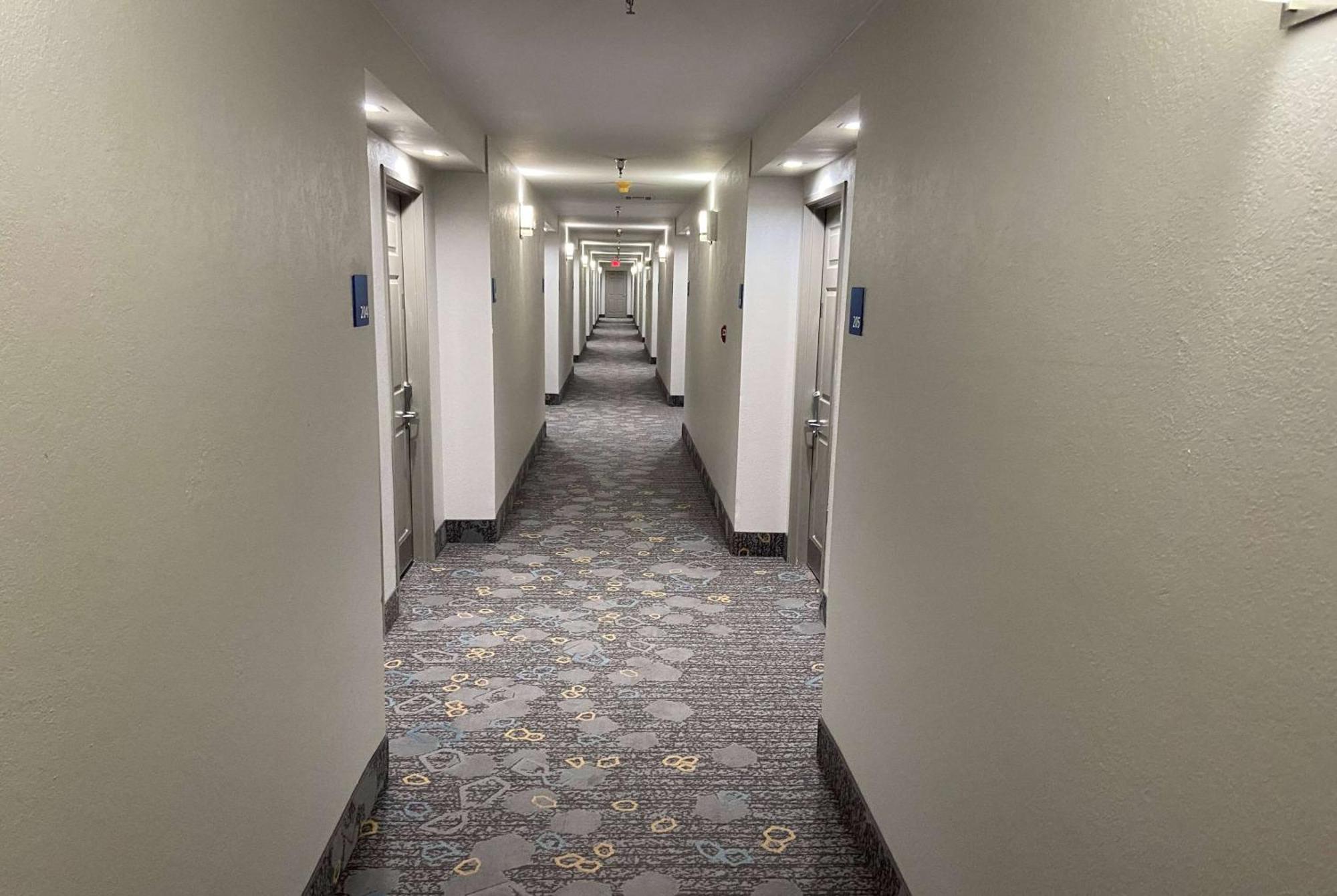 Days Inn & Suites By Wyndham Tahlequah Εξωτερικό φωτογραφία