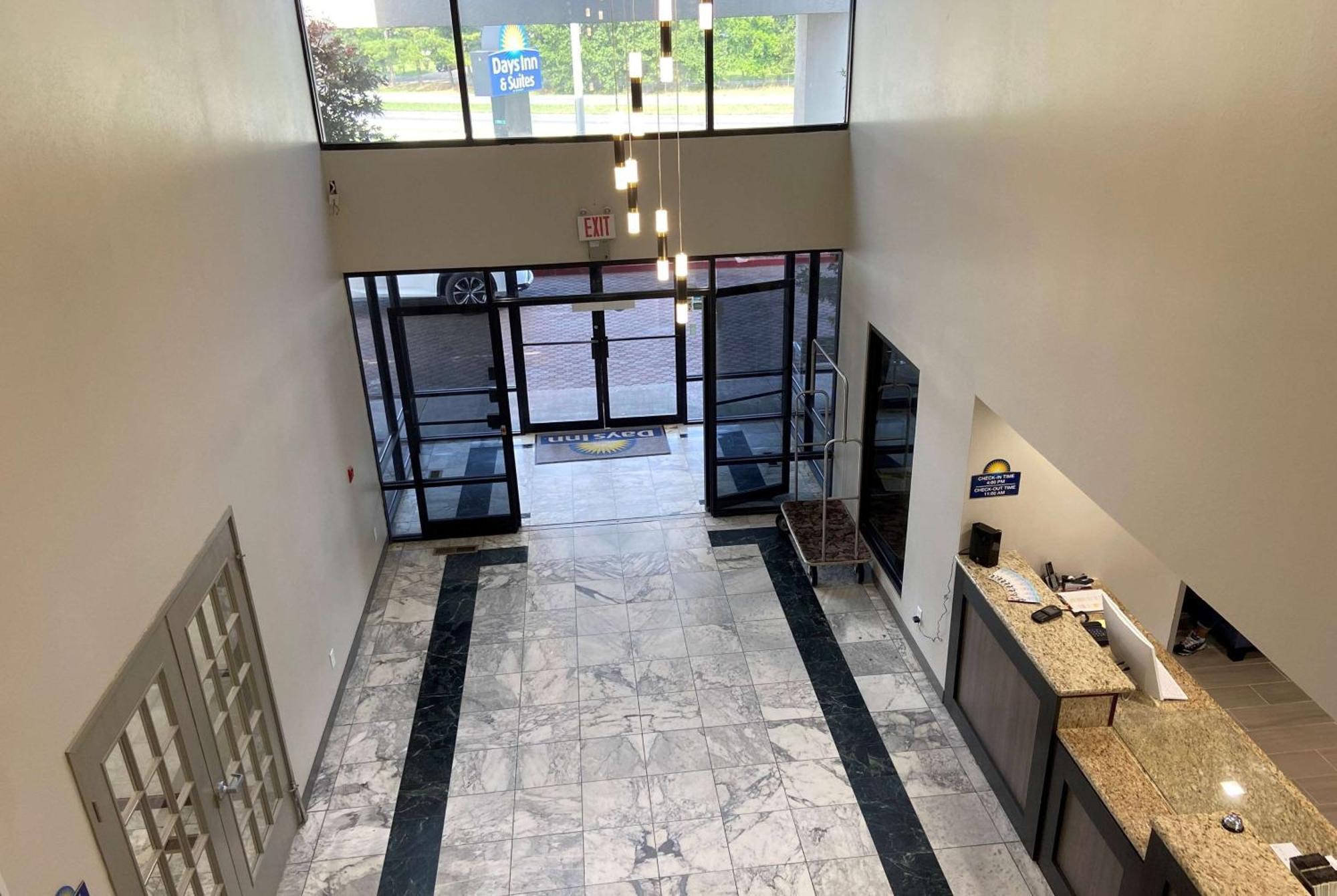 Days Inn & Suites By Wyndham Tahlequah Εξωτερικό φωτογραφία